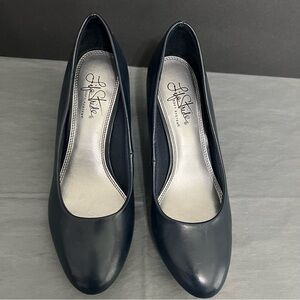Life Stride Navy Leather Round-Toe Dress Pumps